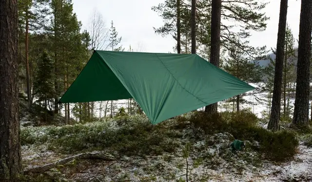 Bergans Tarp Large 4,4 x 4,4m Fleksibel tarp for enkel overnatting 