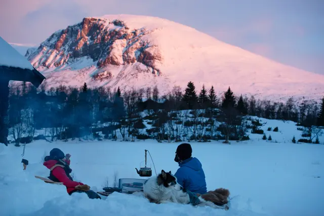 Espegard fyrfat 60 DEMOVARE Lett fyrfat med enkelt  design DEMOVARE 