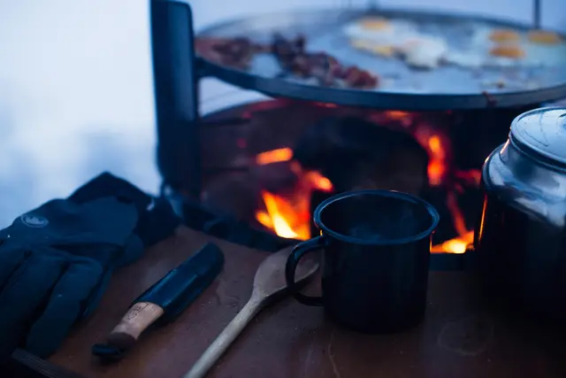 Espegard fyrfat 60 DEMOVARE Lett fyrfat med enkelt  design DEMOVARE 