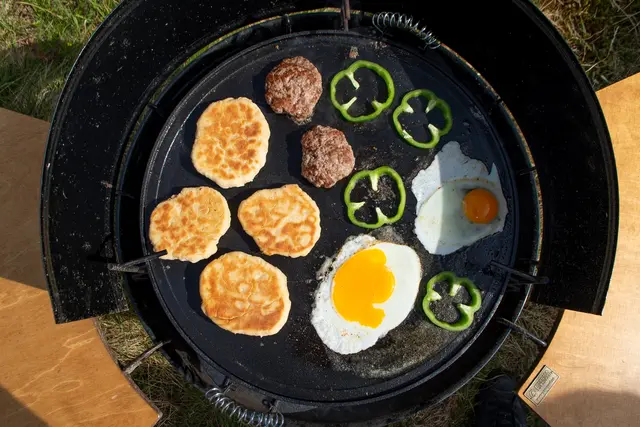 Espegard fyrfat 60 DEMOVARE Lett fyrfat med enkelt  design DEMOVARE 