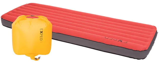 Exped MegaMat Lite 12 MW Ruby Red Allsidig, mykt og varmt liggeunderlag 
