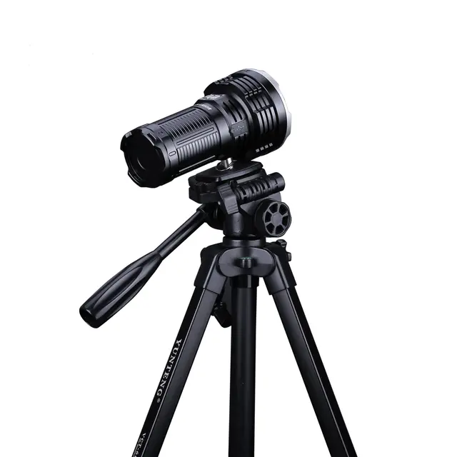 Fenix LR50R lommelykt 12000 lumen og oppladbar 