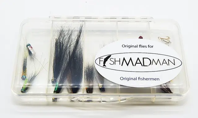 Riffling Hitch fluesett med treblekroker 11 Riffling Hitch tubefluer i boks 