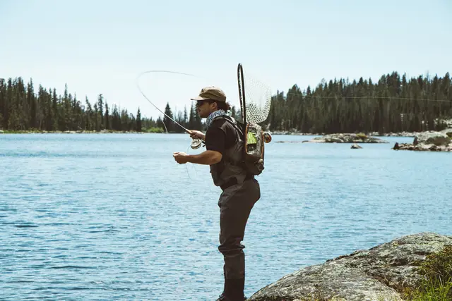 Fishpond Flathead Sling Pack Gravel Oppdatert teknisk slingbag ryggsekk 