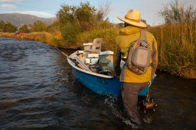 Fishpond Summit Sling 2.0 Granite Oppdatert teknisk slingbag ryggsekk 