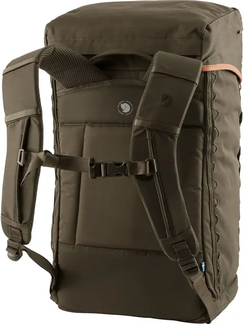 Fjällräven Singi Stubben Dark Olive Robust ryggsekk til friluftsliv 27l 