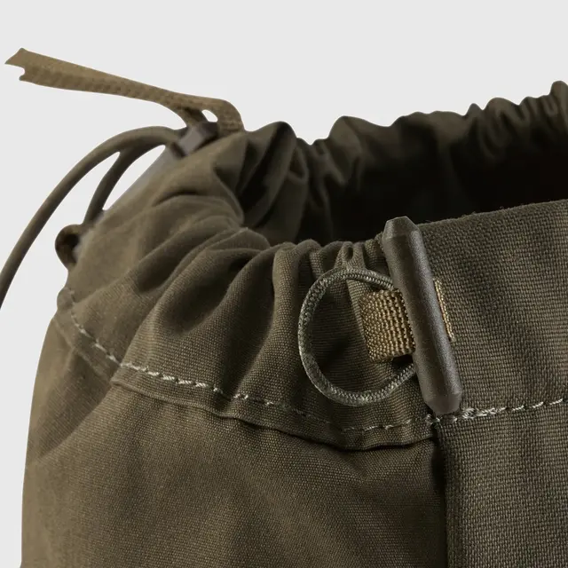 Fjällräven Singi Gear Holder Dark Olive Utstyrsholder til Singi-ryggsekkserien 