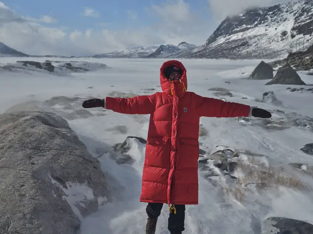 Fjällräven Expedition Long Down Parka W Lang dunparkas til dame Deep Forest L 