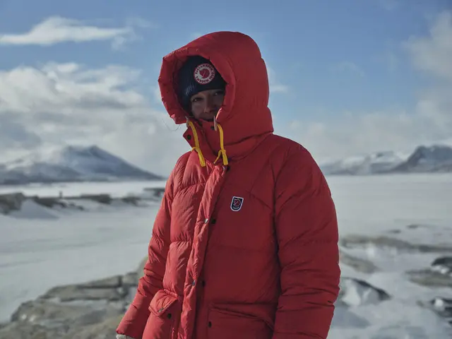 Fjällräven Expedition Long Down Parka W Lang dunparkas til dame Deep Forest L 