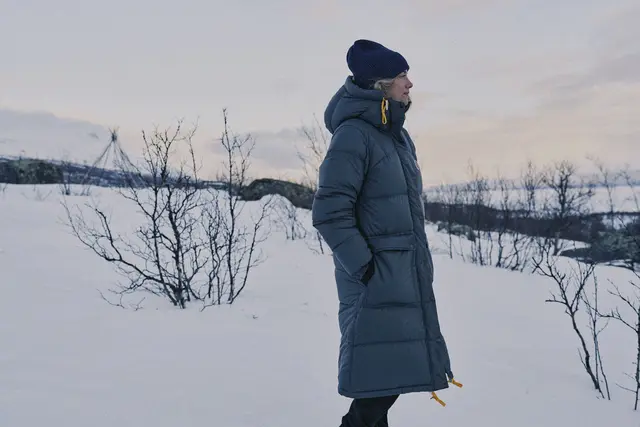 Fjällräven Expedition Long Down Parka W Lang dunparkas til dame Deep Forest L 