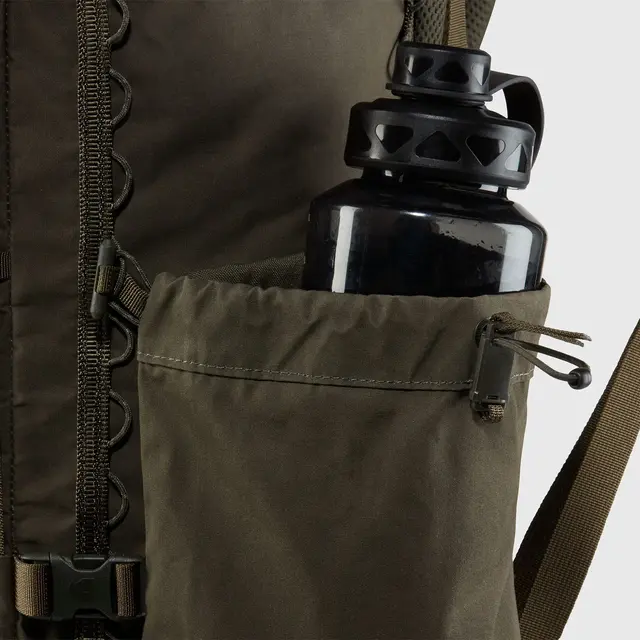 Fjällräven Singi Gear Holder Dark Olive Utstyrsholder til Singi-ryggsekkserien 