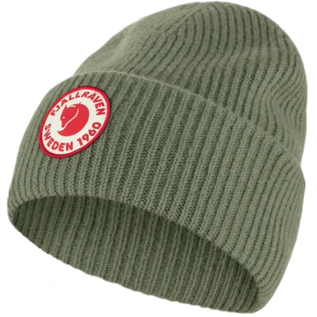 Fjällräven 1960 Logo Hat Caper Green Behagelig strikkelue i lammeull 