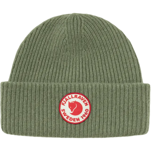Fjällräven 1960 Logo Hat Caper Green Behagelig strikkelue i lammeull 