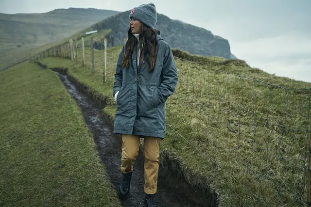 Fjällräven 1960 Logo Hat Mustard Yellow Behagelig strikkelue i lammeull 