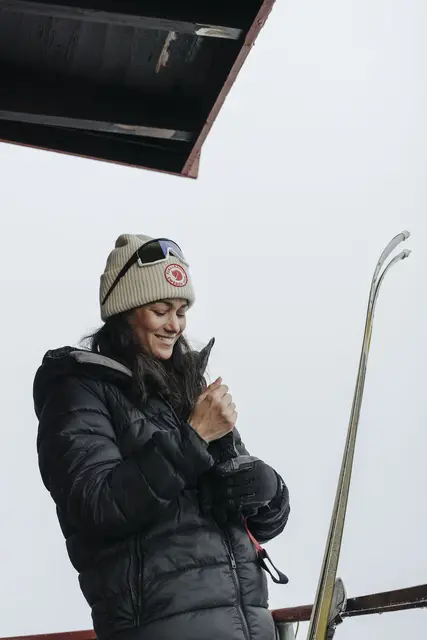 Fjällräven 1960 Logo Hat Mustard Yellow Behagelig strikkelue i lammeull 