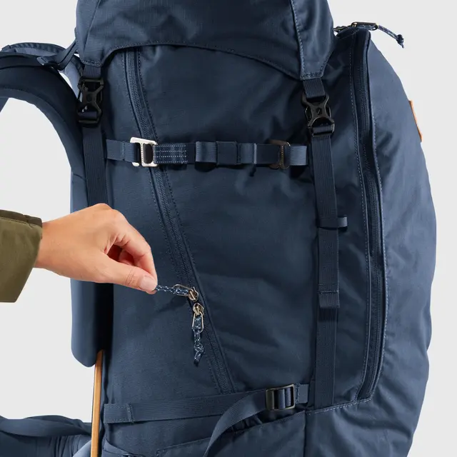 Fjällräven Keb 72 W Black Robust helårssekk med treramme 