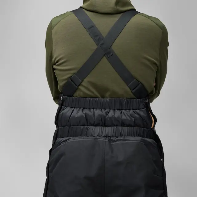 Fjällräven Polar Bib Trousers M L Vatterte bukser til herre i Black 