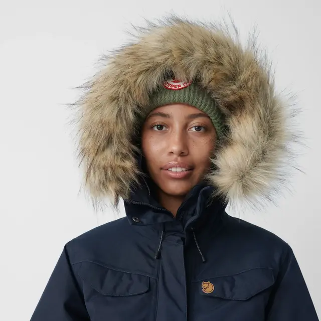 Fjällräven Nuuk Parka W Black L Komfortabel og varm parkas til dame 