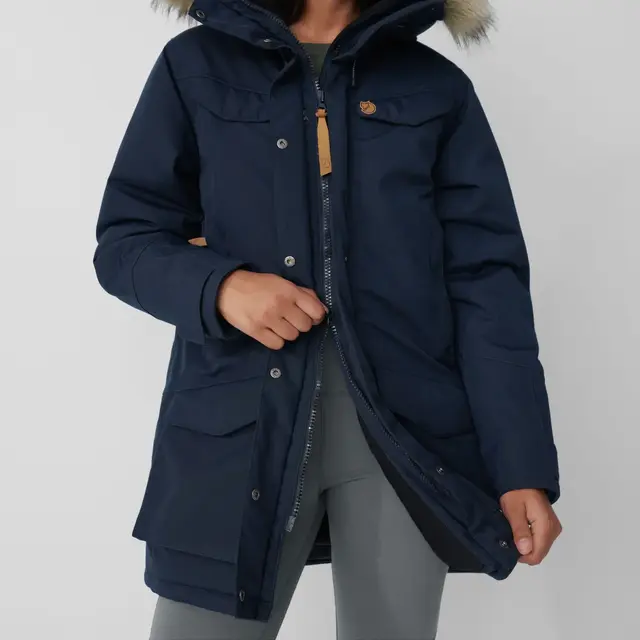 Fjällräven Nuuk Parka W Black L Komfortabel og varm parkas til dame 
