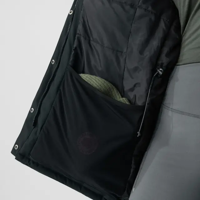 Fjällräven Nuuk Parka W Black L Komfortabel og varm parkas til dame 