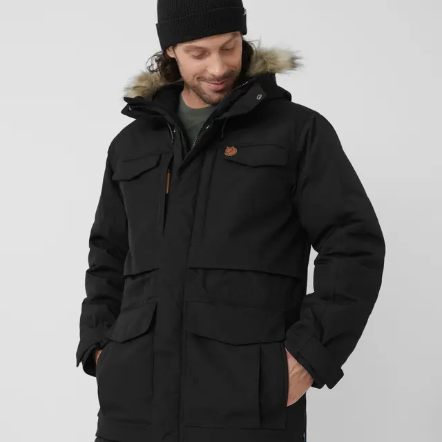 Fjällräven Nuuk Parka M Black L Komfortabel og varm parkas til herre 