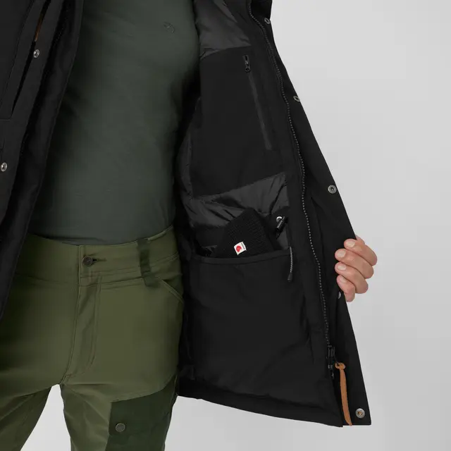 Fjällräven Nuuk Parka M Black L Komfortabel og varm parkas til herre 