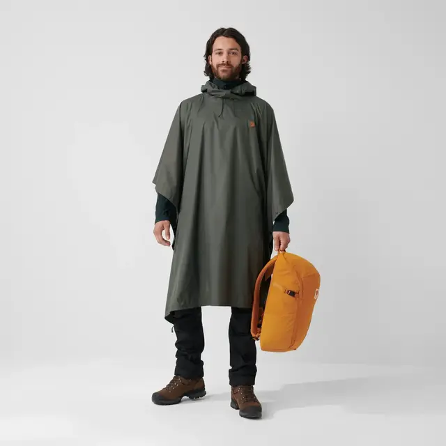 Fjällräven Poncho Safety Orange OneSize Pålitelig poncho med hette 