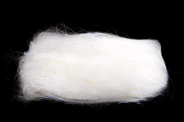 Flydressing Titan dubbing UV White Langfibret dubbing med flash 