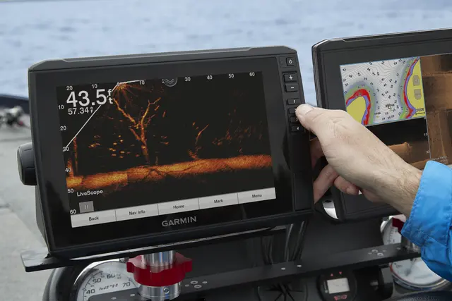 Garmin ECHOMAP™ Ultra 102sv Uten svinger 