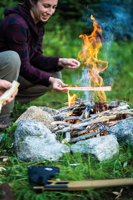 Gerber Bushcraft Axe Coyoyte Brown Multifunksjons buschcraft øks på 66,7cm 