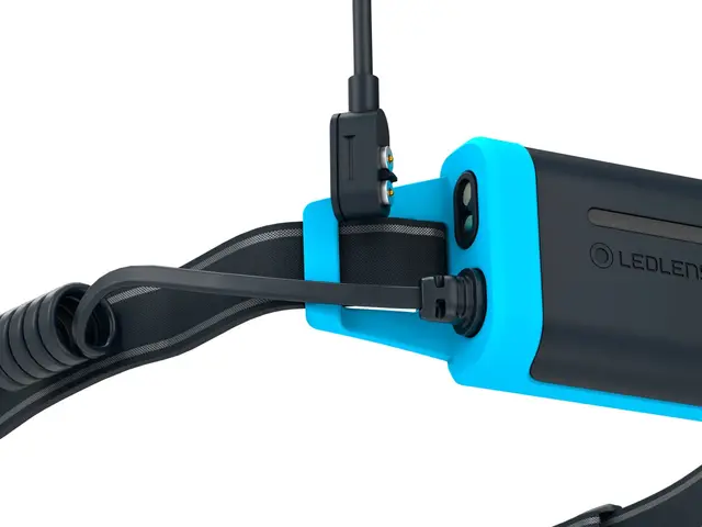 LED Lenser Hodelykt NEO5R Black/Blue, 600 lumen 