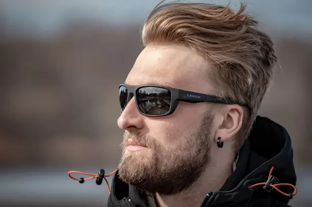 Leech Moonstone Black 