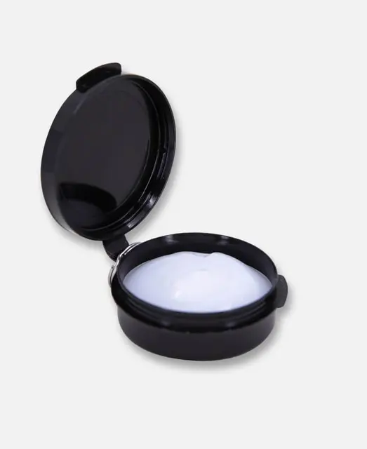 Loon Payette paste & fly line floatant Pastaen er fast i formen og lett å forme 