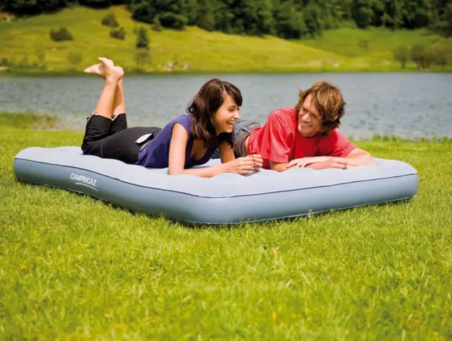 Campingaz Quickbed Double NP Spenstig luftmadrass med myk overflate 