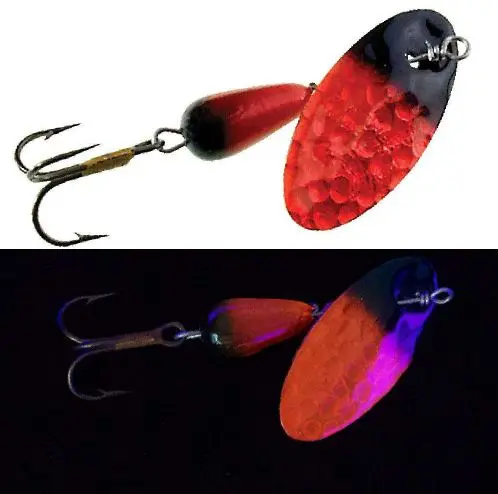 Panther Martin Hammered UV Salmon/Blk 7g Spinner med hammrede UV spinnerblader 
