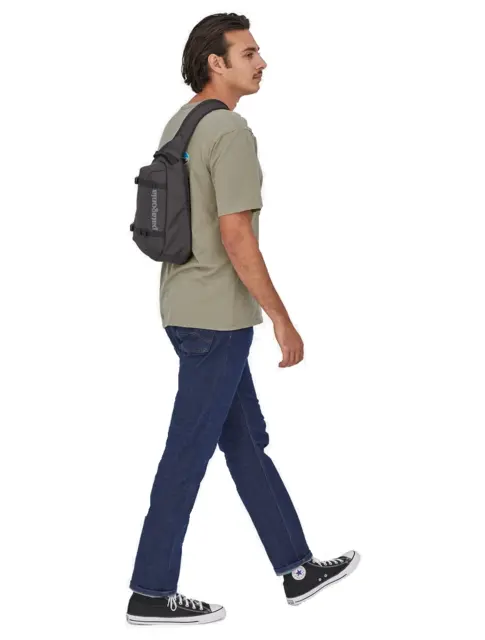 Patagonia Atom Sling 8L Black Vannavstøtende liten rykksekk 