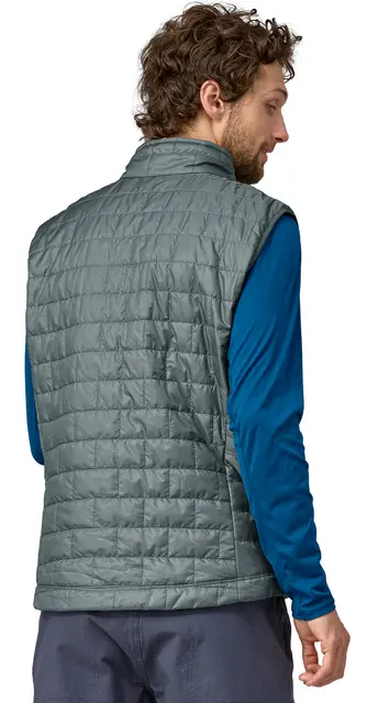 Patagonia Nano Puff Vest Nouveau Green S Lett og varm vest til all slags bruk 