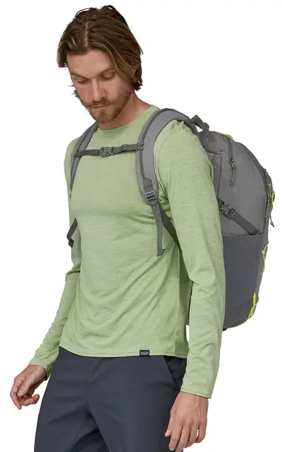 Patagonia Refugio Day Pack 30L Grey Romslig Fair Trade dagstursekk 