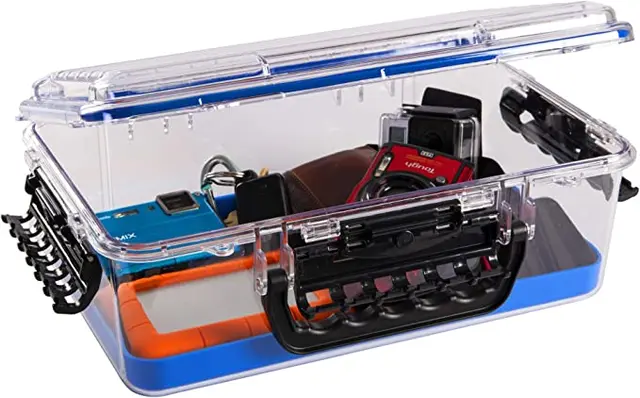 Plano Guide Series™ Waterproof Case Blue/Black L 