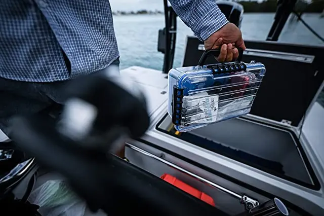 Plano Guide Series™ Waterproof Case Blue/Black L 