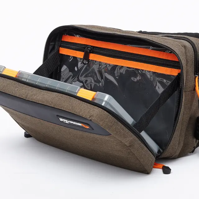 Savage Gear Specialist Sling Bag Slingbag med 1 slukboks og 10 riggposer 