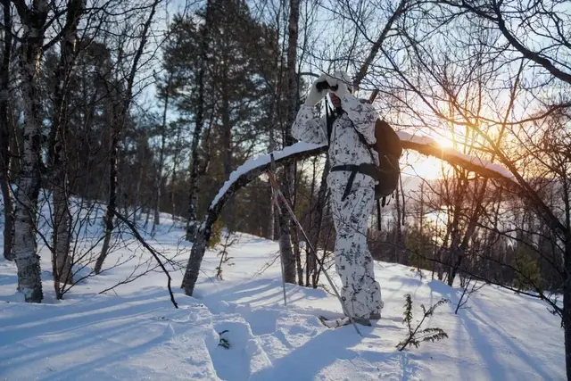 Seeland Winter Camo Set InVis White M Overtrekkssett vinterkamuflasje 