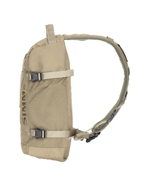 Simms Tributary Sling Pack Tan lett og god sekk perfekt til dagsturer 