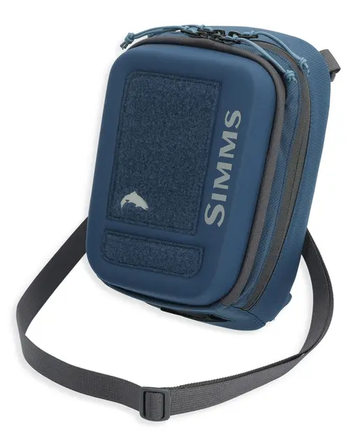 Simms Freestone Chest Pack Midnight Chest pack med mye muligheter! 