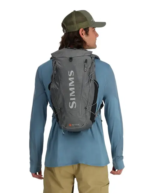 Simms Flyweight Backpack Smoke 25 L Dagstursekk for sportsfiskere 