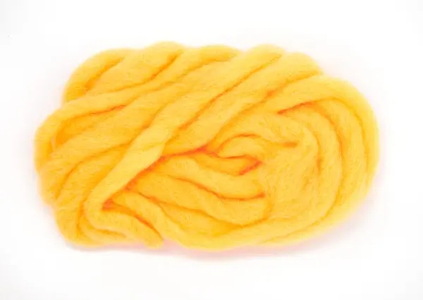 Veniard Glo Bug Yarn Fluo Peach Fløyelsmykt garn til fluebinding 