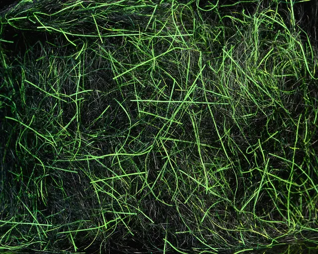 Spawn's UV Simi Seal Dubbing Black / UV Chartreuse Green 