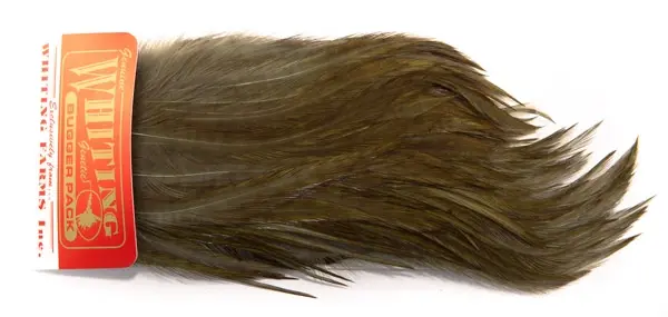 Whiting Bugger Pack White dyed Dark Oliv Lange fjær med naturlig tapering 