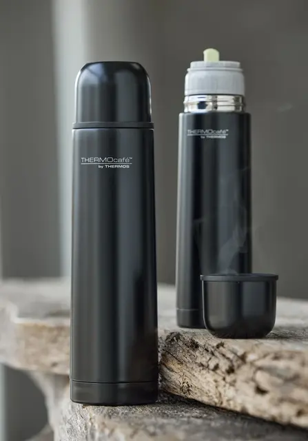 Thermos Everyday Termos Svart 0,70L Rustfri termos med autostopp og kopplokk 