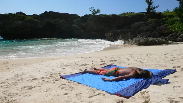 Ticket To The Moon Beach Blanket Strandpledd, 213x213cm, Aqua/Orange 